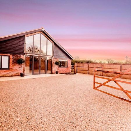 Beautiful Barn Conversion Close To The Broads Dilham Zewnętrze zdjęcie