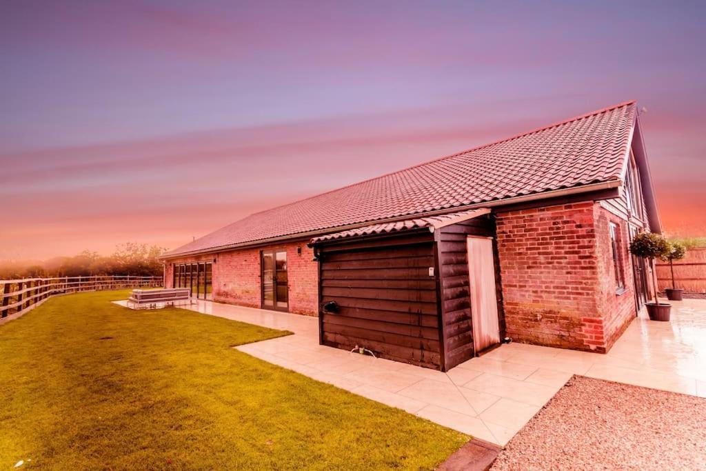 Beautiful Barn Conversion Close To The Broads Dilham Zewnętrze zdjęcie