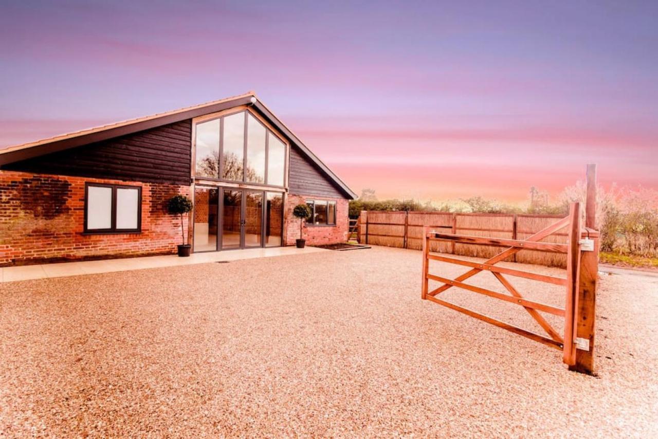 Beautiful Barn Conversion Close To The Broads Dilham Zewnętrze zdjęcie