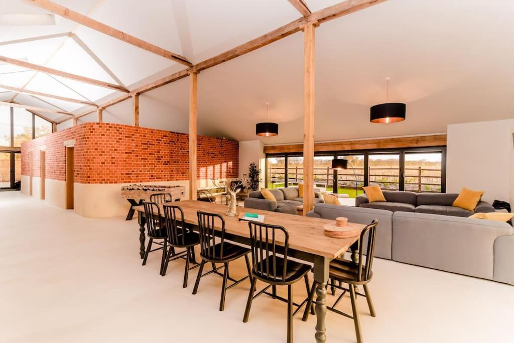 Beautiful Barn Conversion Close To The Broads Dilham Zewnętrze zdjęcie