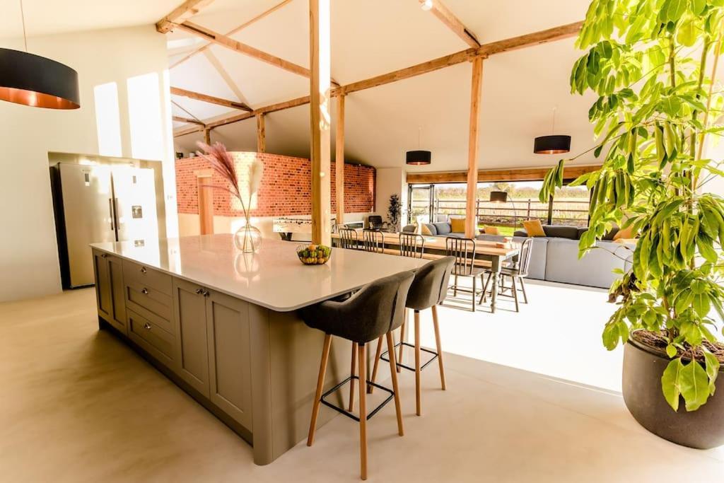 Beautiful Barn Conversion Close To The Broads Dilham Zewnętrze zdjęcie